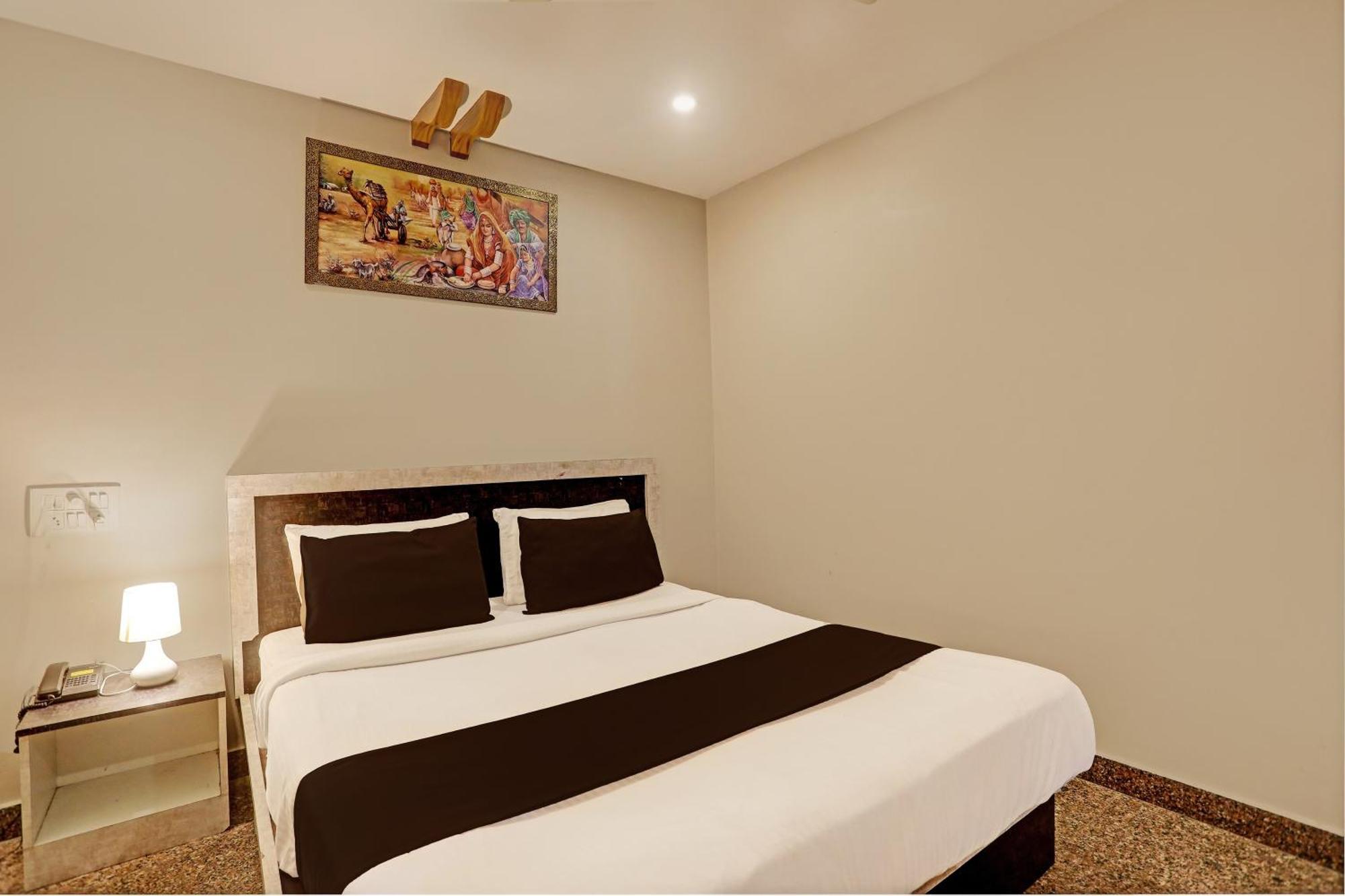 Super Townhouse Vaishnavi Hotel Secunderabad Exterior photo