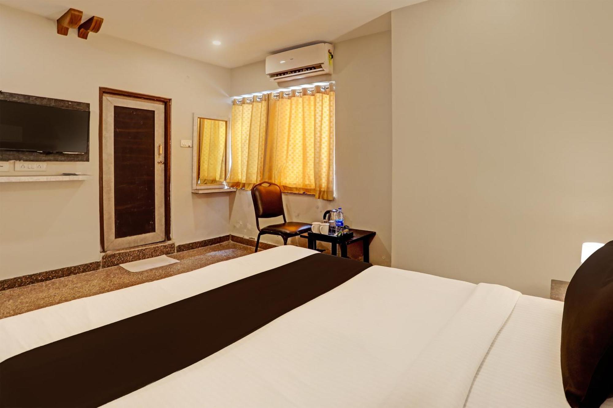 Super Townhouse Vaishnavi Hotel Secunderabad Exterior photo